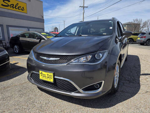 2020 Chrysler Pacifica for sale at Vince Kolb Auto Sales in Lake Ozark MO