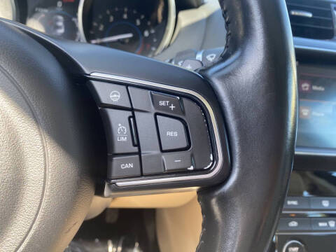 2017 Jaguar XE 25t Prestige