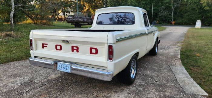 1965 Ford F-100
