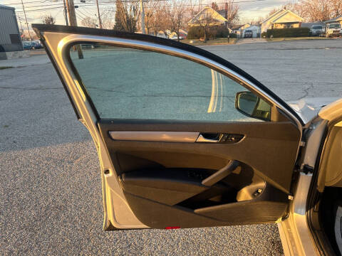 2015 Volkswagen Passat 1.8T Wolfsburg Edition