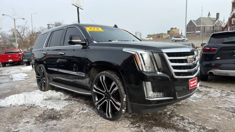 2016 Cadillac Escalade Luxury's photo