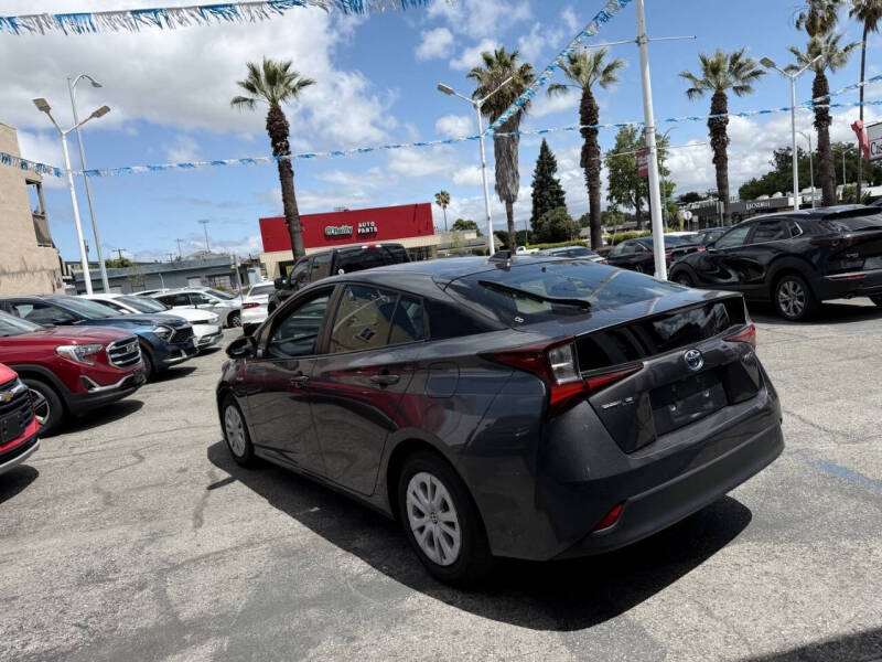 2022 Toyota Prius LE