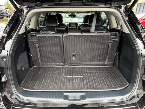 2022 Toyota Highlander Hybrid XLE