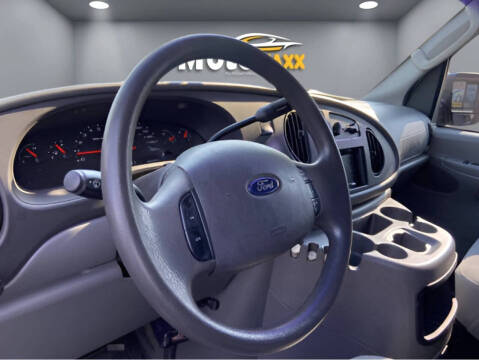 2005 Ford E-Series E-350 SD XLT