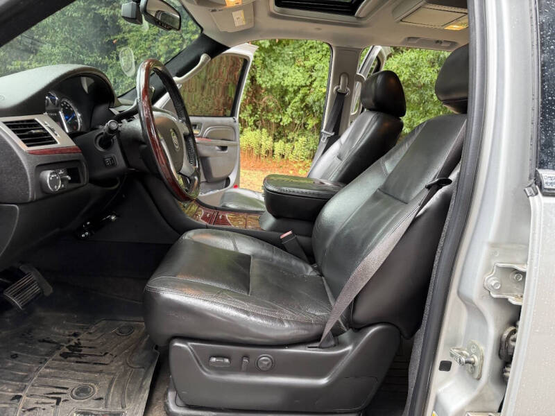 2011 Cadillac Escalade ESV Luxury