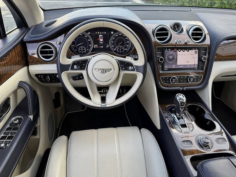 2018 Bentley Bentayga 28