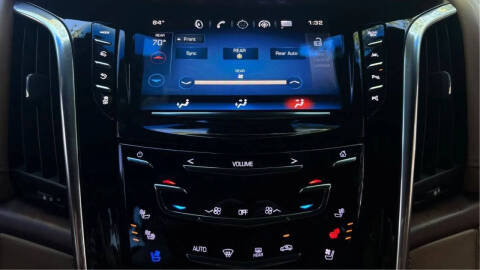 2017 Cadillac Escalade Platinum