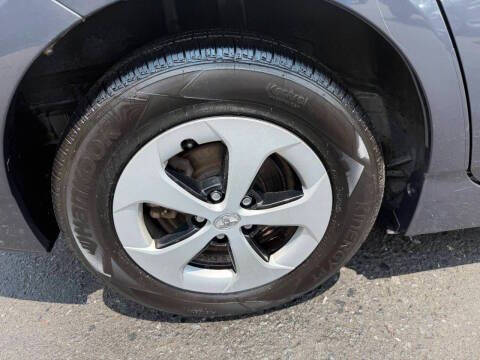 2014 Toyota Prius Two
