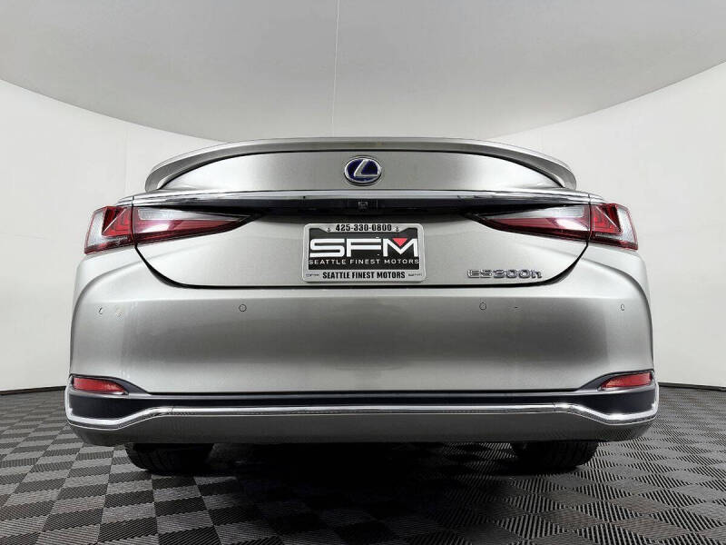 2019 Lexus ES 300h