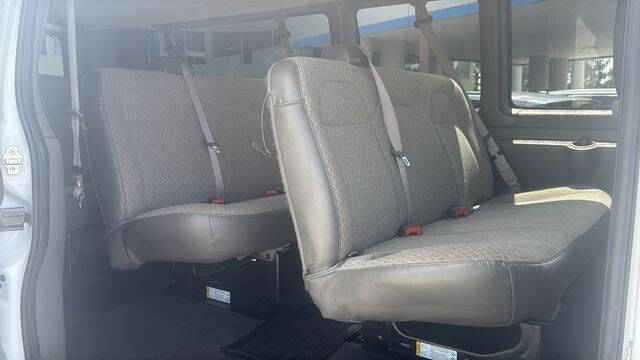 2025 Chevrolet Express LT 3500