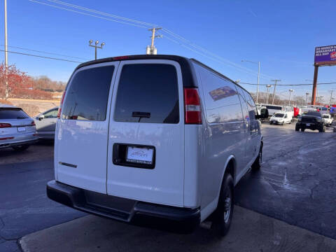 2022 Chevrolet Express 2500