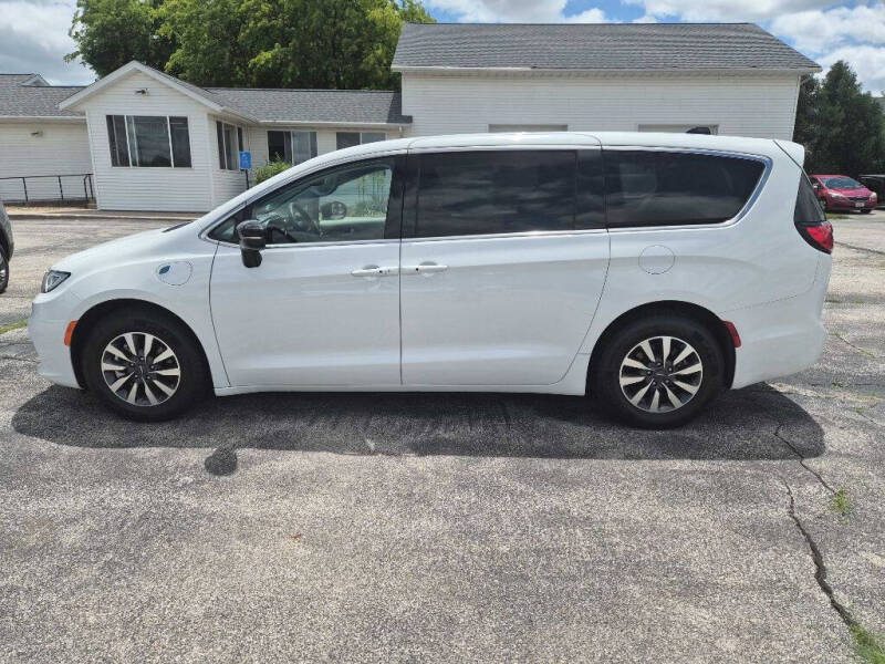 2024 Chrysler Pacifica PHEV Select - Photo 2