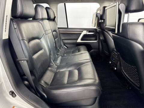 2016 Toyota Land Cruiser