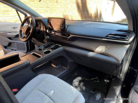 2021 Toyota Sienna LE 8-Passenger