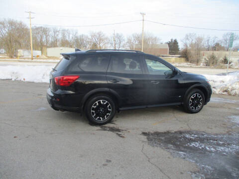 2020 Nissan Pathfinder SV