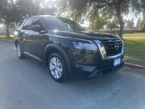 2022 Nissan Pathfinder S