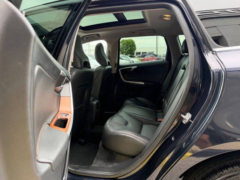 2017 Volvo XC60 T5 Inscription