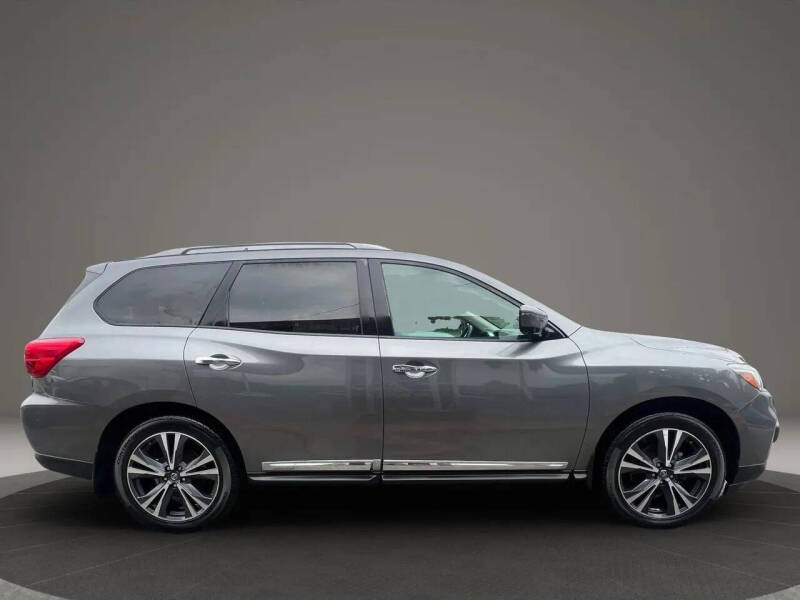 2017 Nissan Pathfinder Platinum