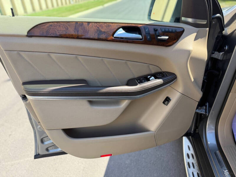 2014 Mercedes-Benz GL-Class GL 550 4MATIC