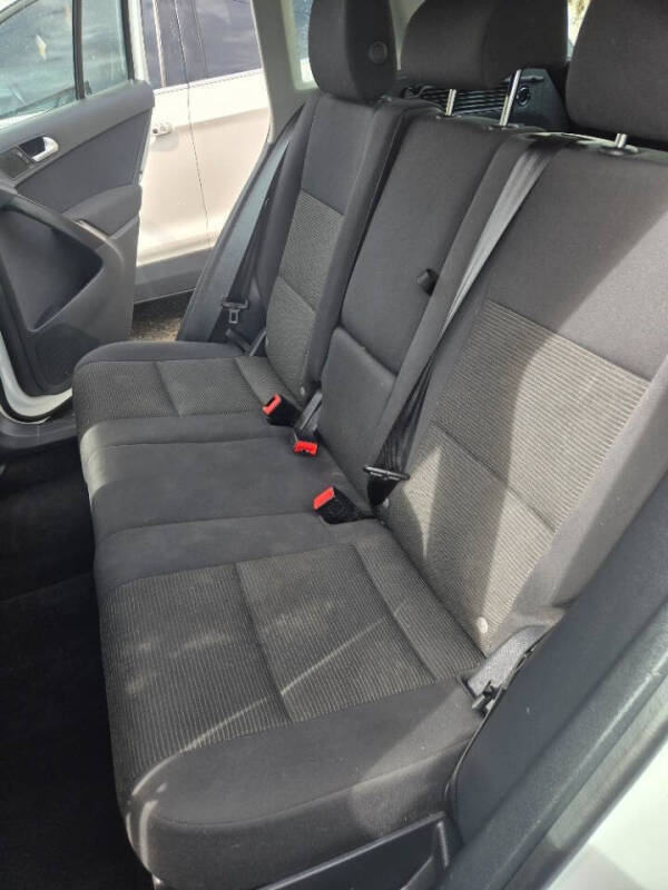 2017 Volkswagen Tiguan 2.0T Limited S 4Motion