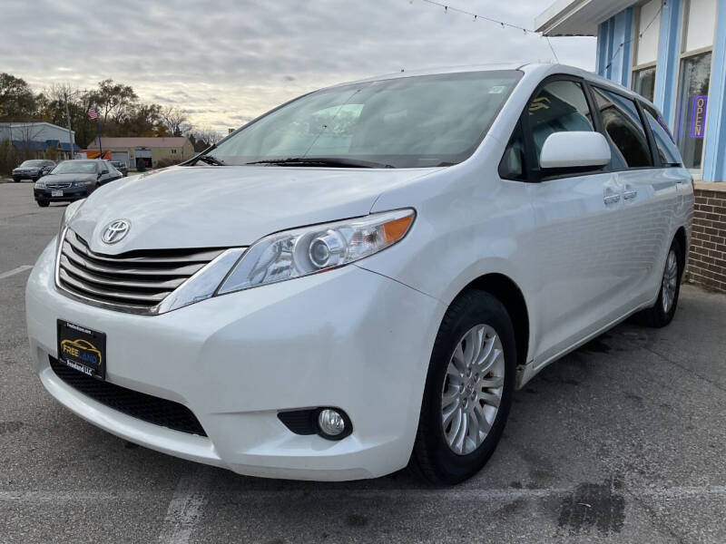 2015 Toyota Sienna XLE Premium 8-Passenger