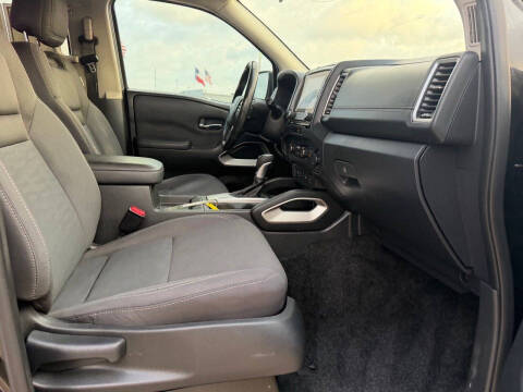 2023 Nissan Frontier SV