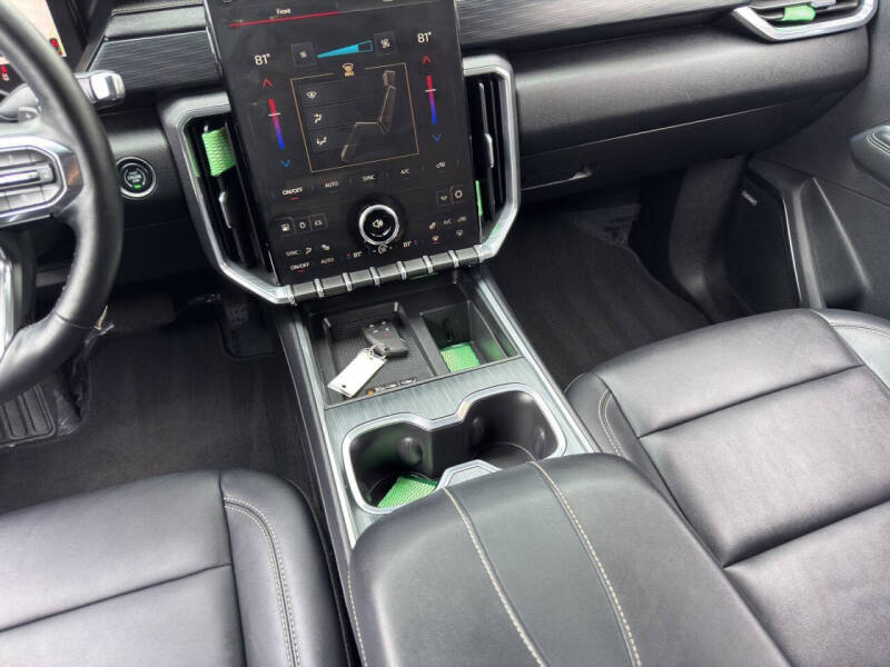 2024 GMC Acadia Elevation