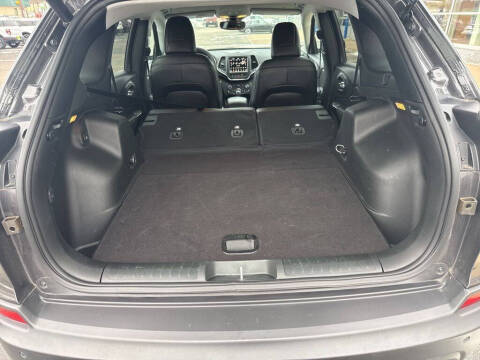 2023 Jeep Cherokee Altitude Lux