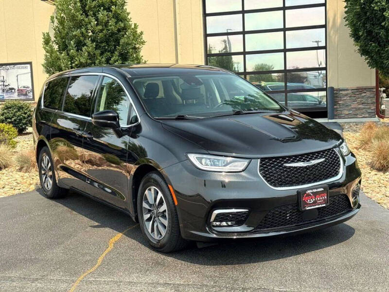 2024 Chrysler Pacifica Plug-In Hybrid Select