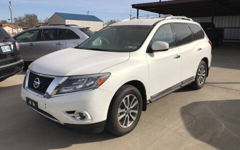 2013 Nissan Pathfinder for sale at Tiger Auto Sales in Guymon OK