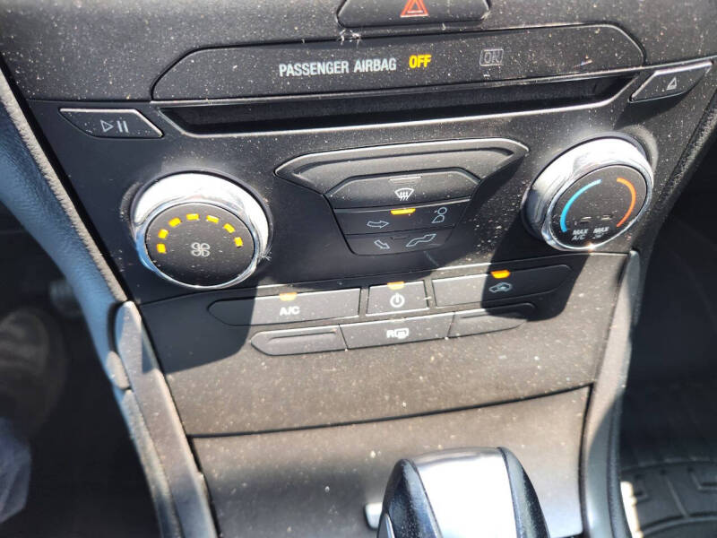 2016 Ford Edge SE - Photo 28