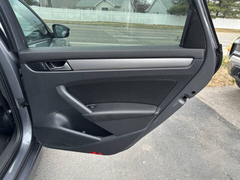 2014 Volkswagen Passat 1.8T Wolfsburg Edition PZEV