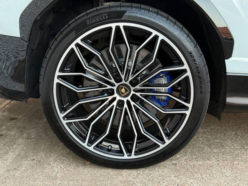 2025 Lamborghini Urus SE