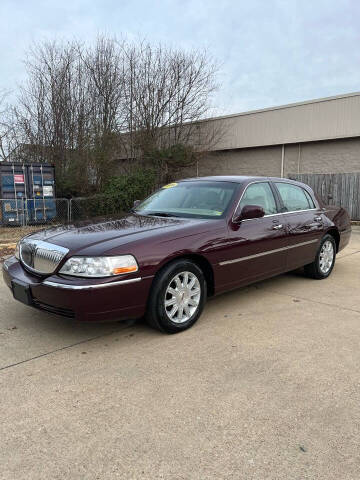 2006 Lincoln Town Car for sale at Executive Motors in Hopewell VA