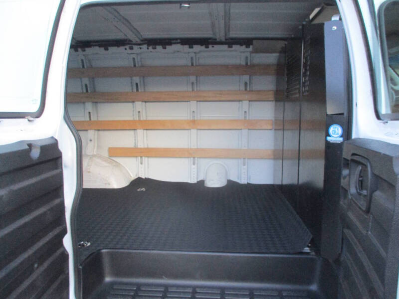 2022 GMC Savana 2500