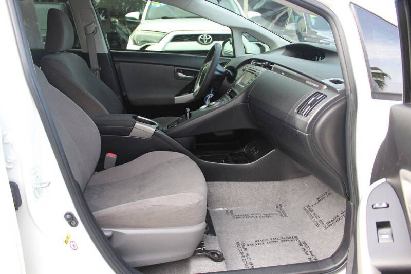 2014 Toyota Prius Plug-in Hybrid