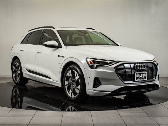 2021 Audi e-tron quattro Premium