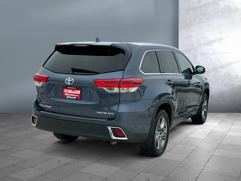 2017 Toyota Highlander Limited Platinum