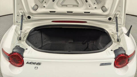 2016 Mazda MX-5 Miata Sport