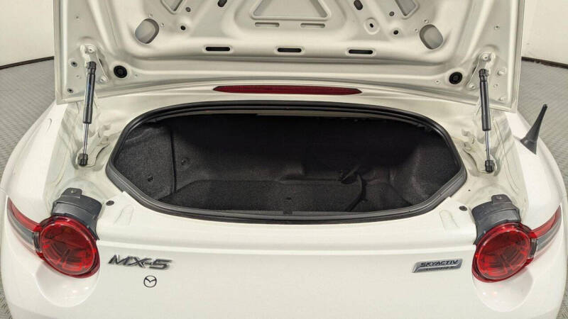 2016 Mazda MX-5 Miata Sport