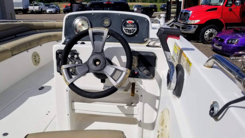 2015 Hurricane Sun Deck 201