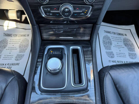 2017 Chrysler 300 Limited