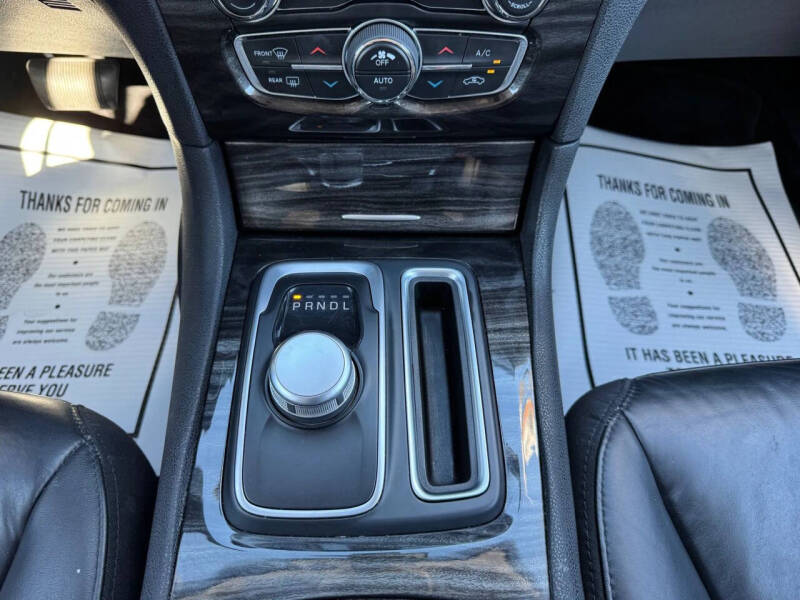 2017 Chrysler 300 Limited