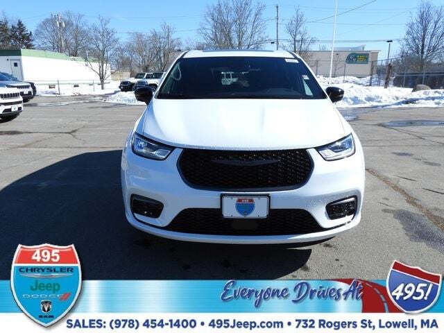 2026 Chrysler Pacifica Select
