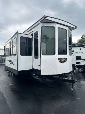 2023 Forest River Wildwood 42FLDL