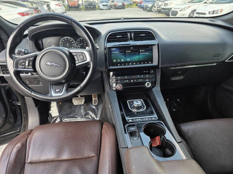 2017 Jaguar F-PACE S