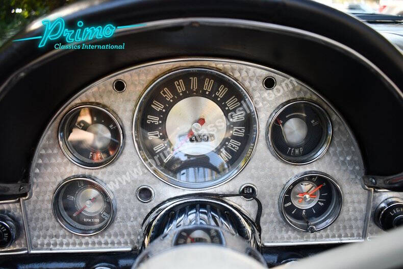 1957 Ford Thunderbird