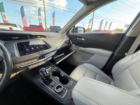 2021 Cadillac XT4 Premium Luxury