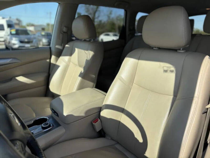 2020 Nissan Pathfinder SL