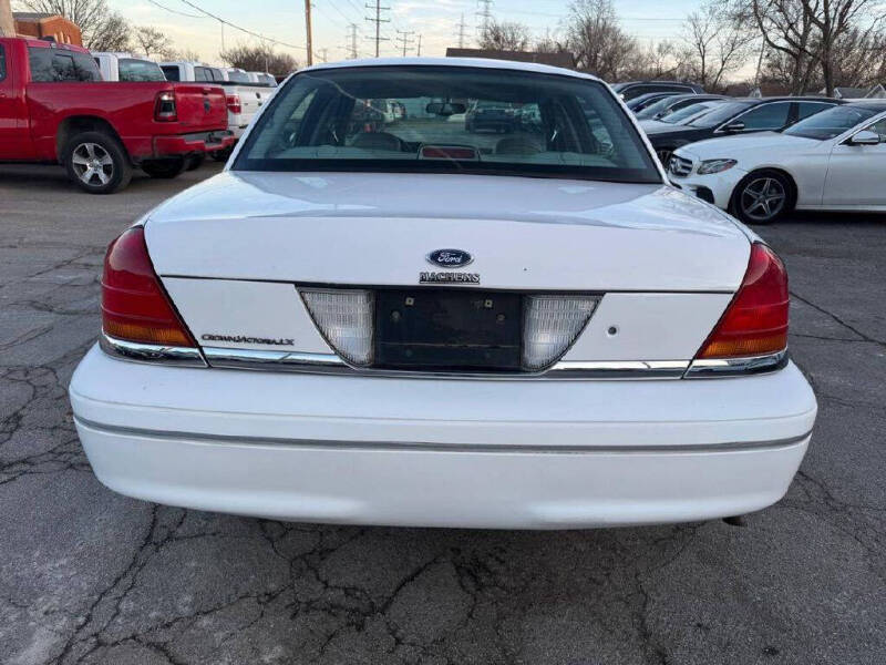 2002 Ford Crown Victoria LX
